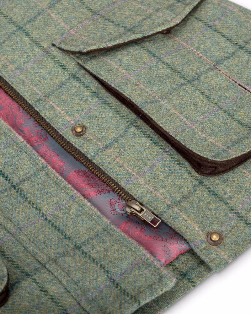 Hoggs of Fife Roslin Ladies Technical Tweed Field Coat in Spring Bracken, pocket detail view