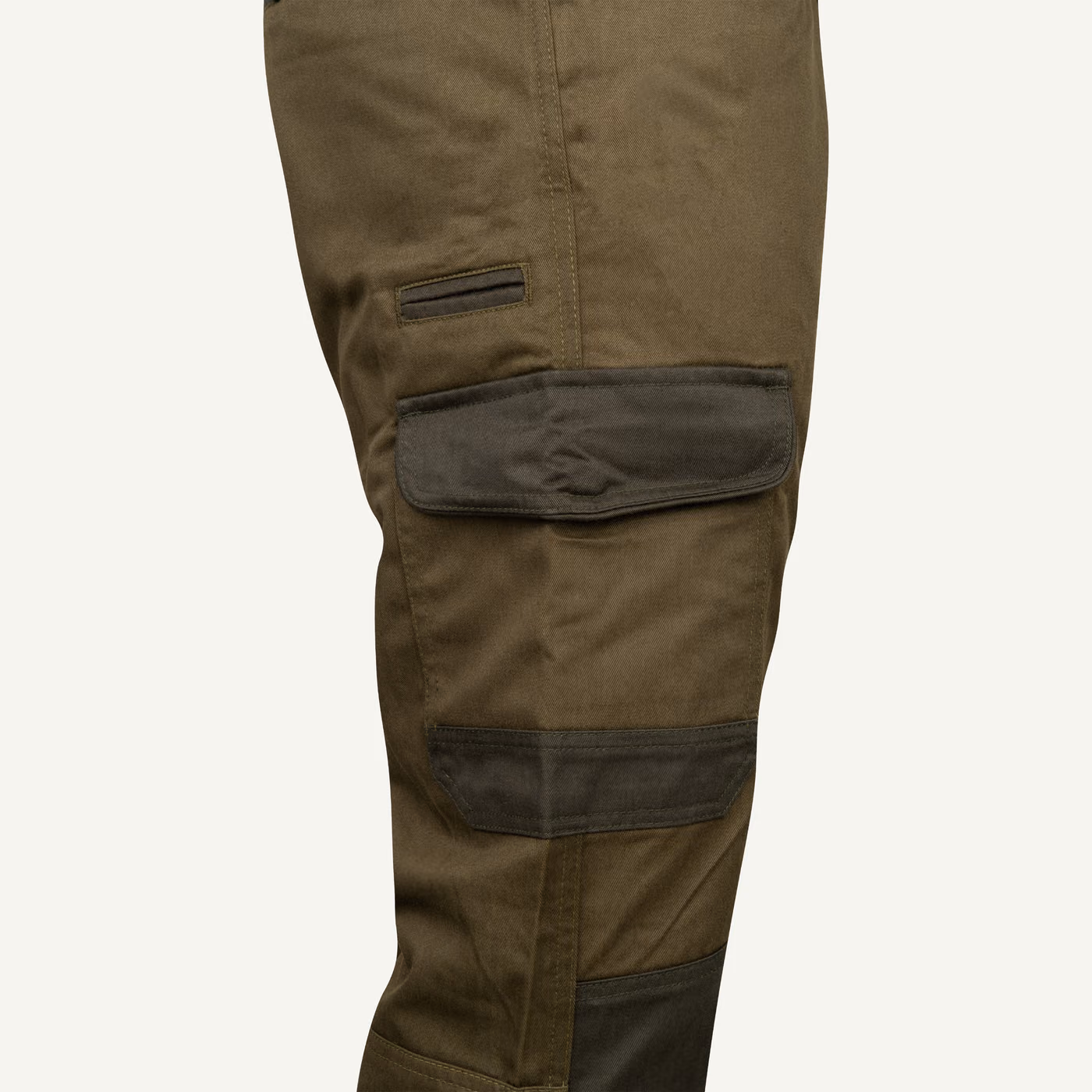Jack Pyke Fieldman Trousers in green - pocket detail Jack Pyke Fieldman Trousers in green - pocket detail