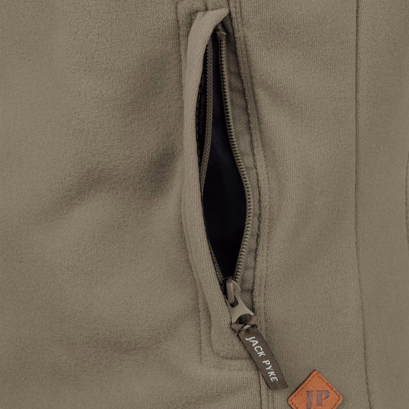 Jack Pyke Ladies Recycled Fleece Jacket in Shiitake – pocket detail Jack Pyke Ladies Recycled Fleece Jacket in Shiitake – pocket detail
